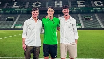Fernando Redondo posa con Fede y Fernando, sus dos hijos.