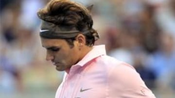 Federer se impone a Chela en dos sets