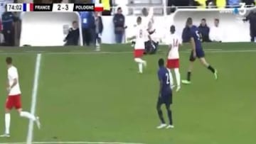 Dura entrada que termina en pelea entre Sub 18 de Francia y Polonia