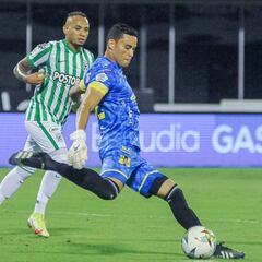 José Luis Chunga, baja para el microciclo de arqueros de Selección