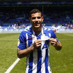 "Hay oferta de Madrid y Barça por Theo, pero no ha decidido"