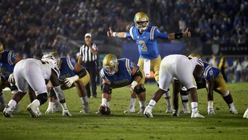 PASADENA, CA - NOVEMBER 11: Josh Rosen #3 and Jax Wacaser #53 of the UCLA Bruins line up at the line of scrimmage during the second half of a game against the Arizona State Sun Devils at the Rose Bowl on November 11, 2017 in Pasadena, California. Sean M. Haffey/Getty Images/AFP
== FOR NEWSPAPERS, INTERNET, TELCOS & TELEVISION USE ONLY ==