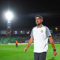 Veteranos de Chivas dicen que no es  momento de despedir a Paunovic