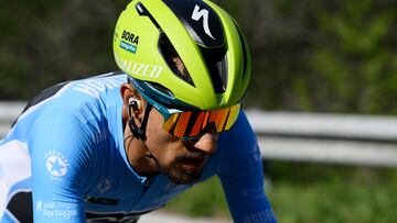 Martínez: “He intentado pelear con Pogacar, pero es superior”