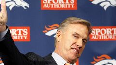 Denver Broncos vice-president John Elway explains his reaction to receiving the call from new quarterback Peyton Manning informing him of his decision to sign with the Broncos in Englewood, Colorado March 20, 2012. The Denver Broncos and Peyton Manning have agreed to a five-year contract that will pay the 11-time Pro Bowl quarterback $96 million, according to a report on the National Football League&#039;s (NFL) website.     REUTERS/Rick Wilking (UNITED STATES - Tags: SPORT FOOTBALL)