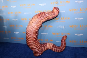 Heidi Klum sorprendió  al mundo con un disfraz con el que ha sido imposible reconocerla, como un gusano de carnada.