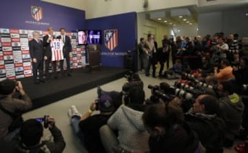 Presentación multitudinaria de Torres