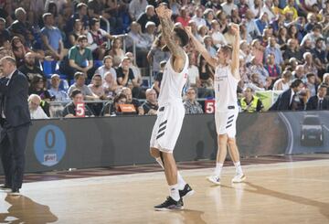 Jeffery Taylor y Jaycee Carroll.