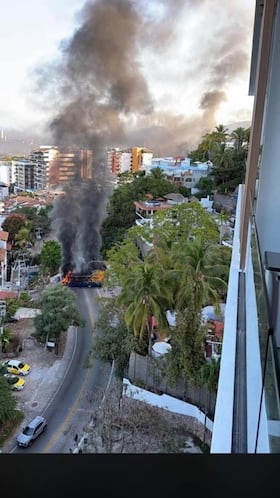 Puerto Vallarta en llamas: quemas de vehículos y tiendas departamentales