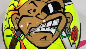 Casco que lucirá Aleix Espargaró en homenaje a Marco Pantani durante el Gran Premio de San Marino de MotoGP.