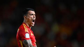 Soccer Football - UEFA Nations League - Group A4 - Spain v Denmark - Estadio Enrique Roca de Murcia, Murcia, Spain - October 12, 2024 Spain's Pedro Porro celebrates after the match REUTERS/Pablo Morano