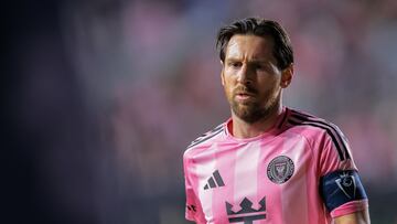 Watch Lionel Messi free kick