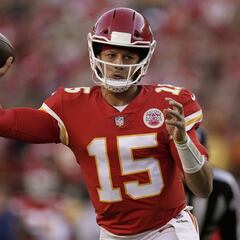 Chiefs aprovechan la ausencia de Aaron Rodgers y superan a Packers