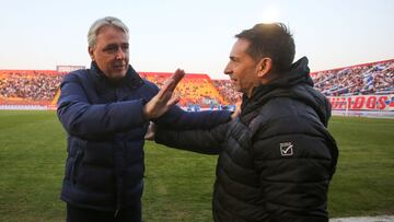 Futbol, Universidad Catolica vs Union La Calera.
Fecha 16, Campeonato Nacional 2024.
El entrenador de Universidad Catolica Tiago Nunes es fotografiado contra Union La Calera durante el partido de primera division disputado en el estadio Santa Laura en Santiago, Chile.
20/07/2024
Jonnathan Oyarzun/Photosport
Football, Universidad Catolica vs Union La Calera.
16th turn, 2024 National Championship.
Universidad Catolica's head coach Tiago Nunes is pictured against Union La Calera during the first division match held at the Santa Laura stadium in Santiago, Chile.
20/07/2024
Jonnathan Oyarzun/Photosport