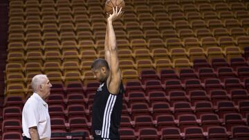 Gregg Popovich, Tim Duncan y una tarta de zanahoria
