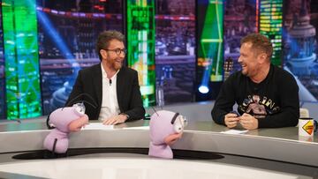 Imagen de Pablo Motos junto a Sergio Fernández 'El Monaguillo' durante el programa de 'El Hormiguero'.