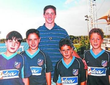 El centrocampista del Atlético de Madrid ha reconocido en multitud de ocasiones que su ídolo de la infancia siempre fue Fernando Torres, jugador con el que ha llegado a compartir vestuario. 