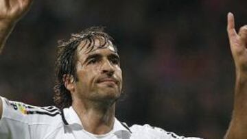 Raúl González, delantero del Real Madrid, podría superar un nuevo récord el domingo ante el Valladolid, al que si marca dos o tres goles convertirá en el equipo de Primera División al que más tantos ha hecho.