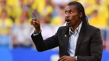 Aliou Ciss&eacute;, t&eacute;cnico de Senegal, habl&oacute; ante los medios de comunicaci&oacute;n despu&eacute;s del partido ante Colombia en la tercera jornada del grupo H en el Mundial.