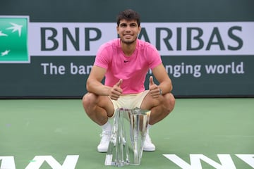 El tenista español ha ganado a Daniil Medvédev en la final de Indian Wells y recupera el número uno del ránking mundial. Alcaraz acumula ocho títulos (uno de Grand Slam, tres de Masters 1.000, dos en ATP 500 y dos en ATP 250) en 11 finales y tiene un balance de 14-9 ante jugadores del top-10.