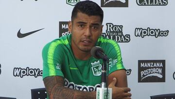 Jefferson Duque atiende a los medios