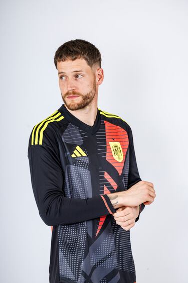 Los internacionales ya posan con la nueva equipación