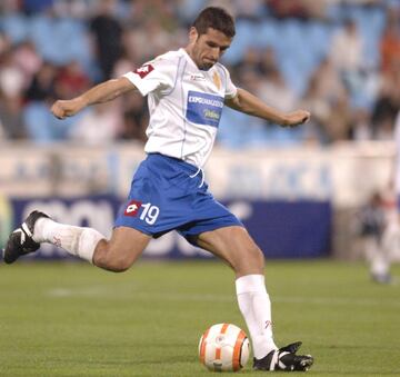 El futbolista español recibió en 2005 una violenta entrada de Luis Figo en el partido entre el Real Madrid y el Real Zaragoza. Dos años después anunció su retirada del fútbol a los 30 años, al no poderse recuperar de la grave lesión de rodilla. 