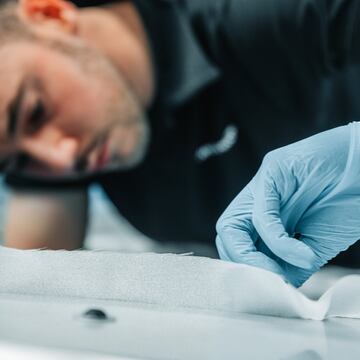 El nuevo monoplaza de Carlos Sainz de cara al siguiente Mundial de Fórmula 1 está cogiendo forma. Se presentará el próximo 13 de febrero pero la escudería nos ha debajo ver parte del proceso de fabricación.