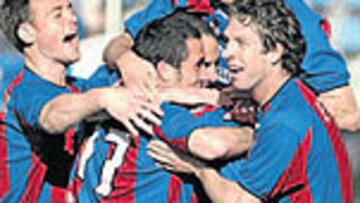 <b>PIÑA. </b>Los jugadores del Eibar esperan dar una alegría.