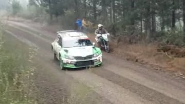 El peligroso encontrón de un piloto WRC con un carabinero