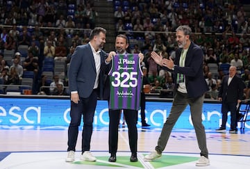 Homenaje a Joan Plaza.