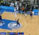 Oriola fue a celebrar el triunfo y se llevó a Doncic por delante