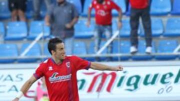 &Oacute;scar D&iacute;az celebra un gol con el Numancia. 