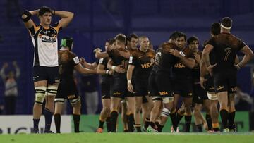 Australian's Brumbies lock Darcy Swain (L) reacts after losing 20-15 against Argentina's Jaguares during their Super Rugby match at Jose Amalfitani stadium in Buenos Aires, on April 27, 2019. (Photo by ALEJANDRO PAGNI / AFP)