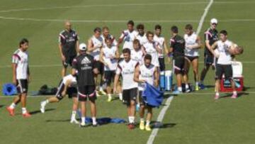 La plantilla blanca, durante un entrenamiento.