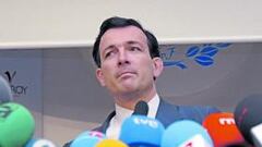 Eugenio Martínez no tiene aval y tira la toalla