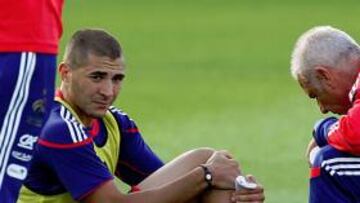 Benzema, con gesto de preocupación.