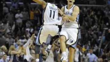 Calathes junto a Conley.