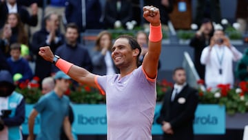 Rafa Nadal celebra su victoria ante el argentino Pedro Cachín en su partido del Mutua Madrid Open.