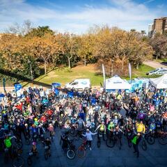 Más de 500 personas participan en ‘Pedalea por el Planeta’