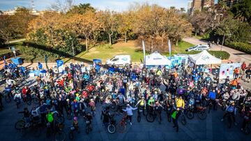 Más de 500 personas participan en ‘Pedalea por el Planeta’