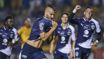 El defensa argentino de Monterrey aprovechó un tercer tiro de esquina para abrir el marcador con remate angulado de cabeza.