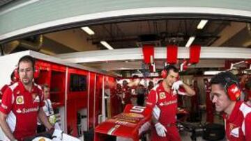 <b>TRABAJO EN EQUIPO. </b>Ferrari quiere dar a Alonso el mejor coche posible para las dos citas finales y que el asturiano luche con Vettel.