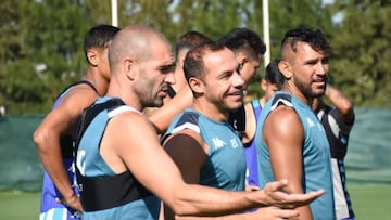 Racing: dos regresos y Beccacece prob&oacute; con cinco atr&aacute;s