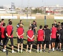 El Sevilla alza esta noche el telón de los partidos oficiales