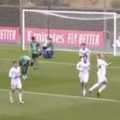 Otro golazo de Iker Bravo derrochando calidad en el área: el recurso antes del chut vale oro