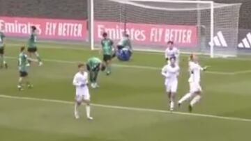 Otro golazo de Iker Bravo derrochando calidad en el ¨¢rea: el recurso antes del chut vale oro