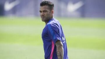 Alves vuelve a la convocatoria