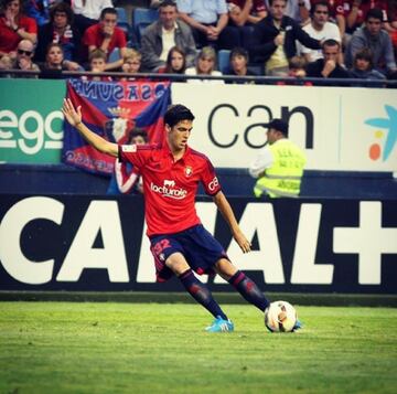 Debutó el 23 de agosto de 2014 con el Osasuna en Segunda División