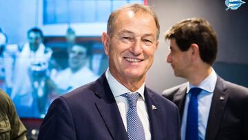 Di Biasi fue presentado como nuevo entrenador del Alavés.